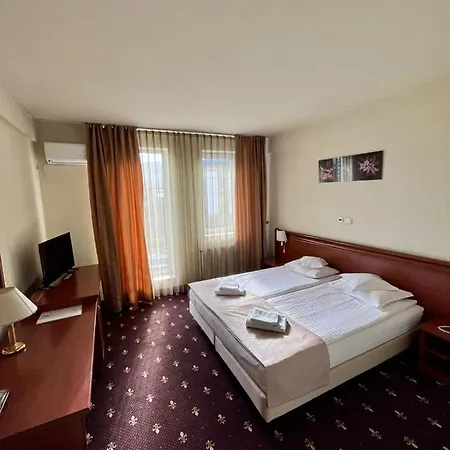 Seven Hotel