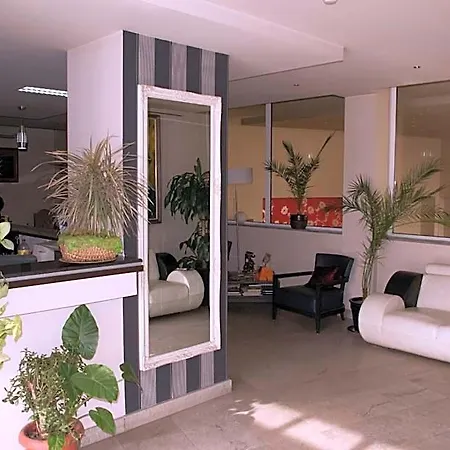 Seven Hotell